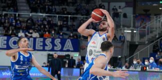La Dinamo si arrende nel finale, Brescia vince 97-86