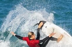 I giovani assi del surf si sfidano a Buggerru per i tricolori juniores