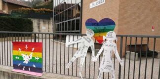 Ucraina: sindaco fa togliere bandiere pace davanti a scuola