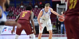 La Dinamo sbaglia in finale e si arrende alla Reyer Venezia