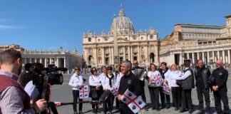 Da Serri a piazza San Pietro per cantare l’Ave Maria in Sardo