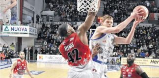 La Dinamo si gioca il 4° posto a Pesaro