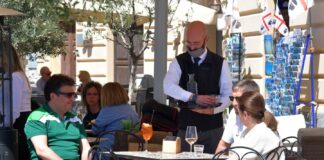 Olbia: non si trovano camerieri, c’è anche chi pensa ai robot
