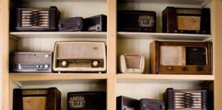 Valvole e web, la storia dell’amica radio