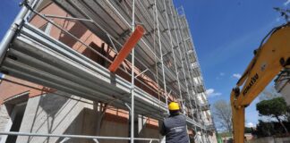 Sos sicurezza, troppi morti sul lavoro: il dolore spegne la festa
