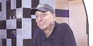 Pippo Franco: «Al Bagaglino devo tutto. I comici tv di oggi non mi fanno ridere»